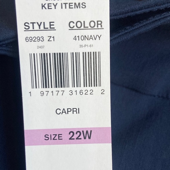 Ruby Rd Capris pant Navy blue pull on contour slimming waistband Clamdigger 22W - Picture 11 of 17